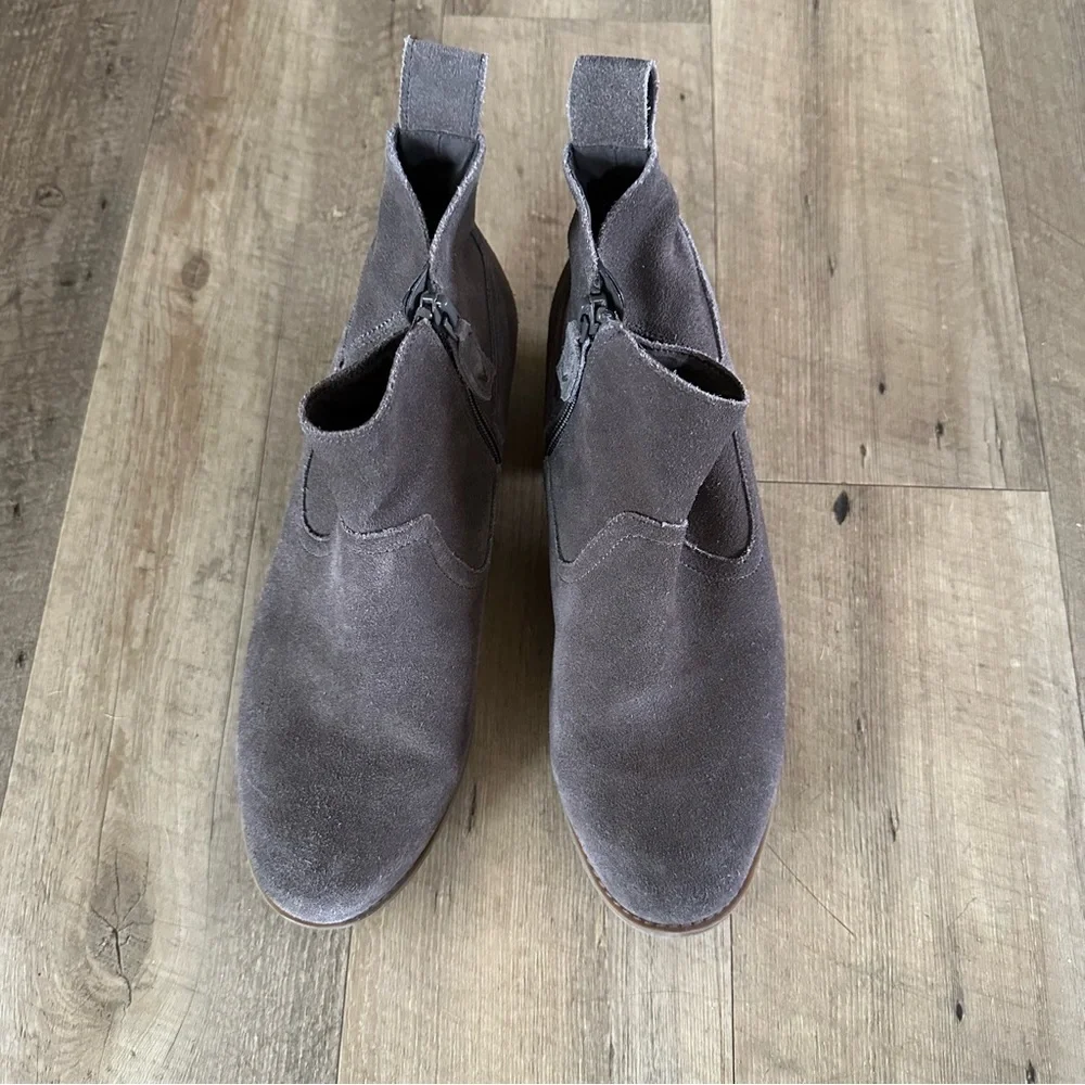 Vionic | Vera Suede Booties